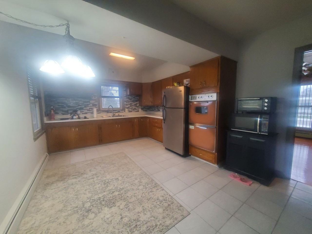 4650 Elizabeth St - Photo 4 of 11