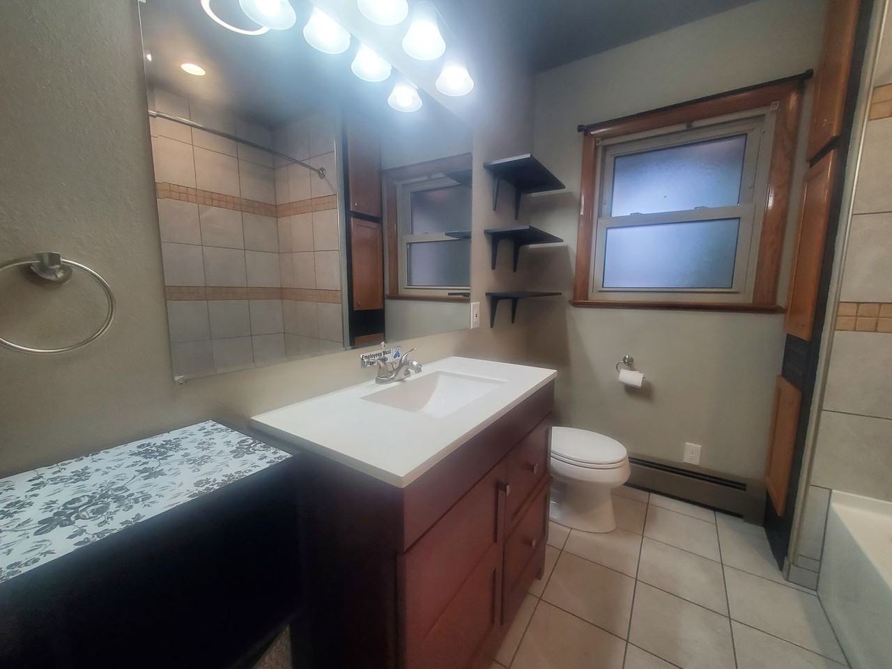 4650 Elizabeth St - Photo 5 of 11