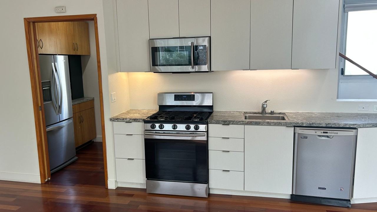 820 11th Ave - Photo 2 of 14