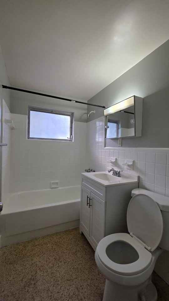 818 Harrington St - Photo 5 of 11