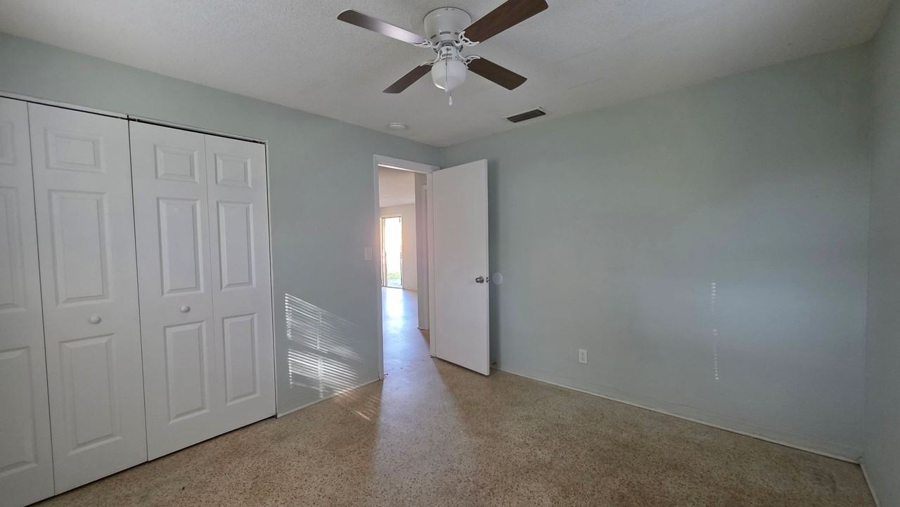 818 Harrington St - Photo 7 of 11