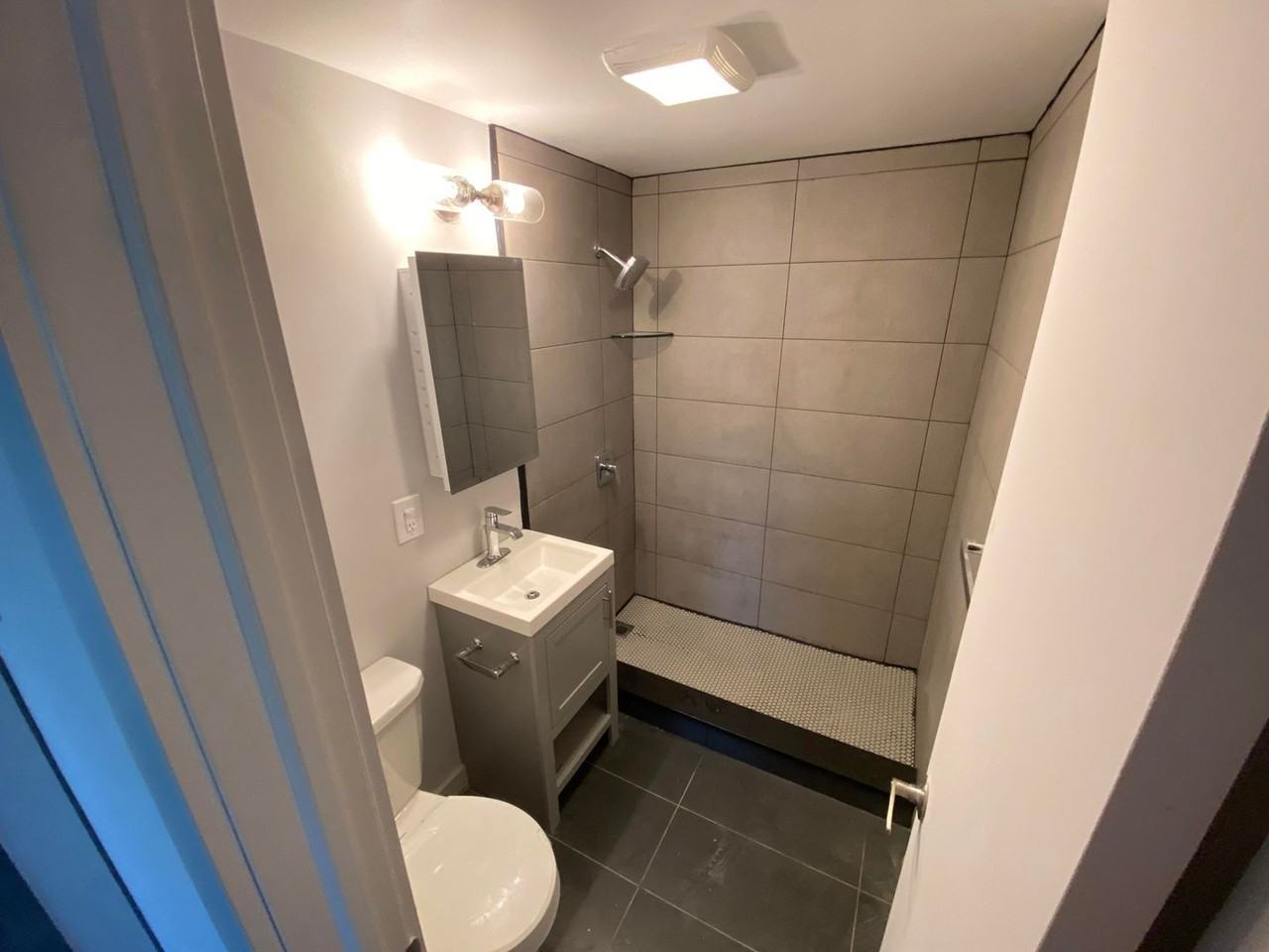 501 Lake Terrace - Photo 4 of 16