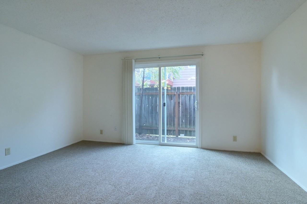 1437 High Street - Photo 5 of 36