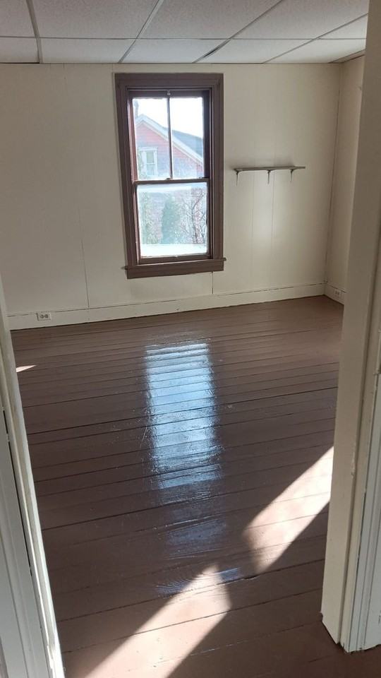 648 E Princess St - Photo 4 of 9