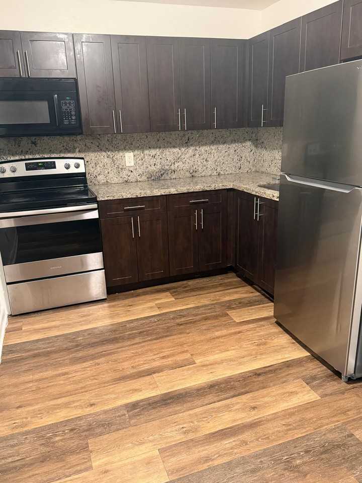 841 Sw 10th St #3 - Photo 7 of 8