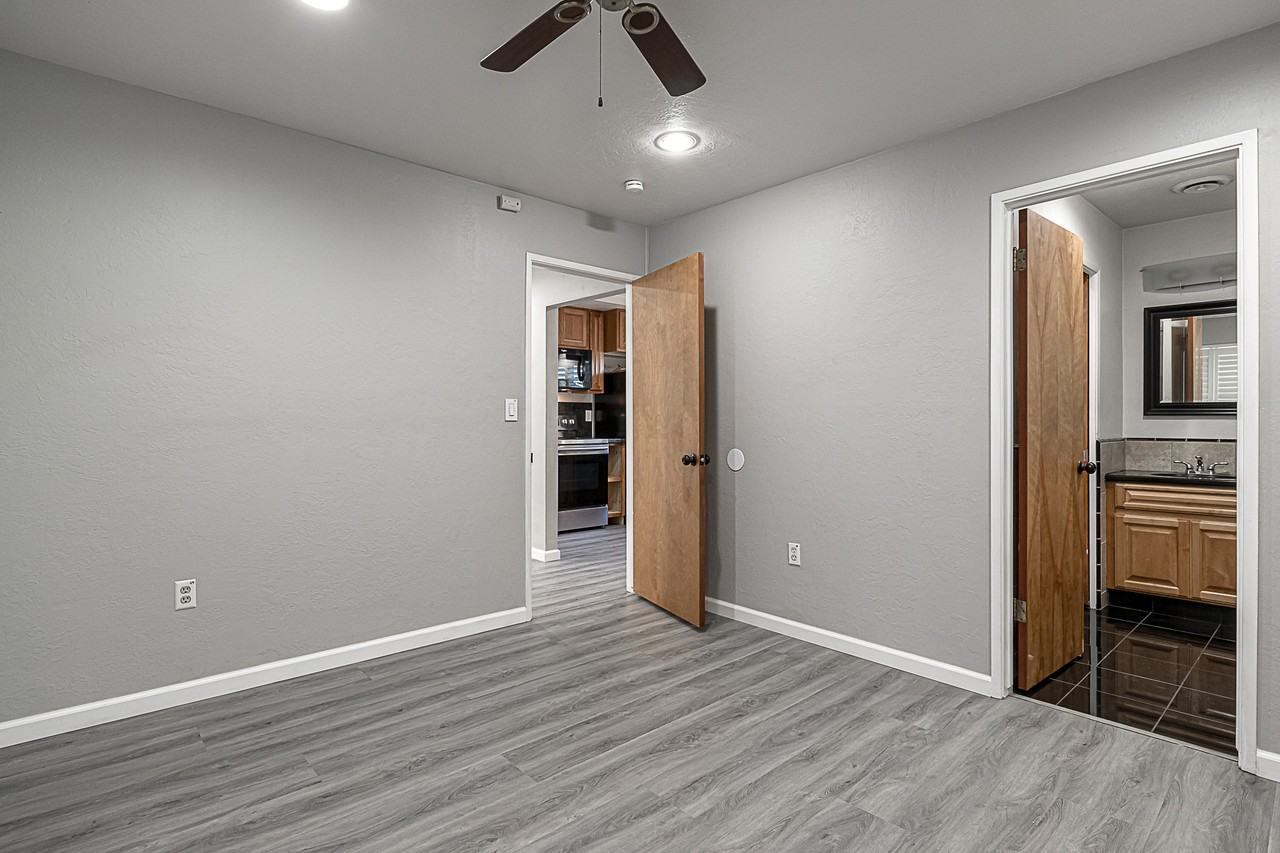 1903 College Ave - Photo 2 of 10