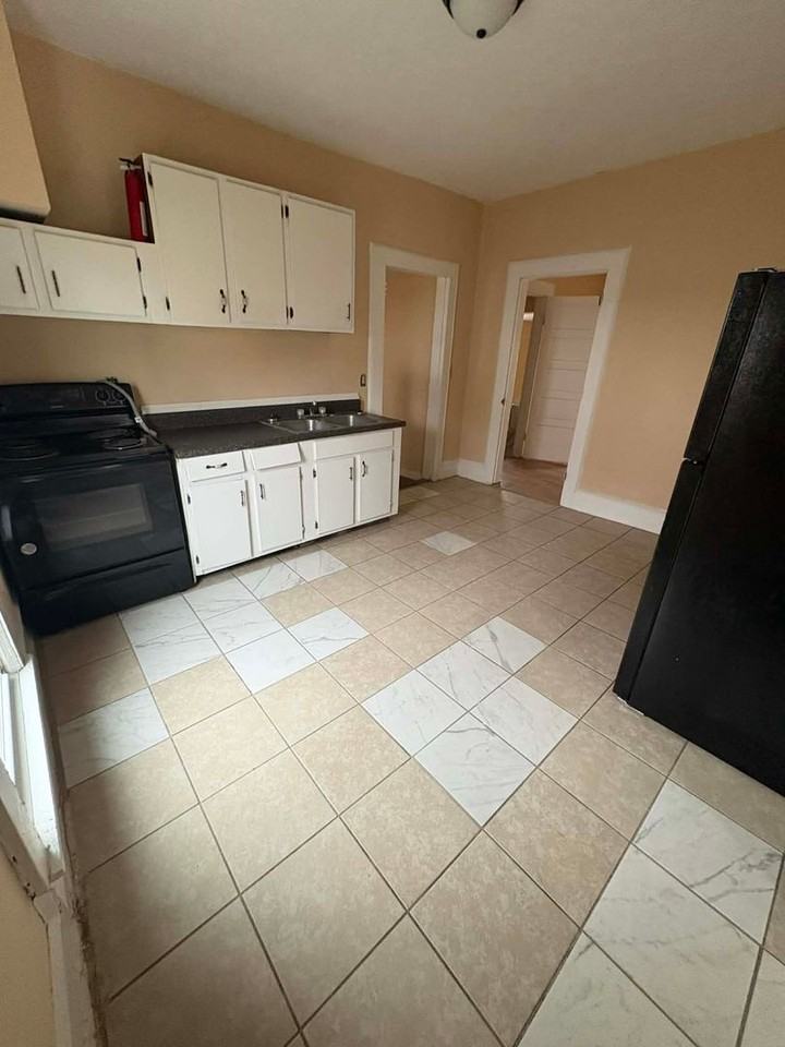 206 N Morgan St - Photo 3 of 6