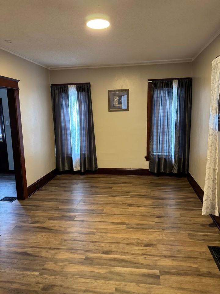 319 E 33rd St - Photo 2 of 9