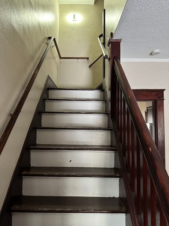 319 E 33rd St - Photo 4 of 9