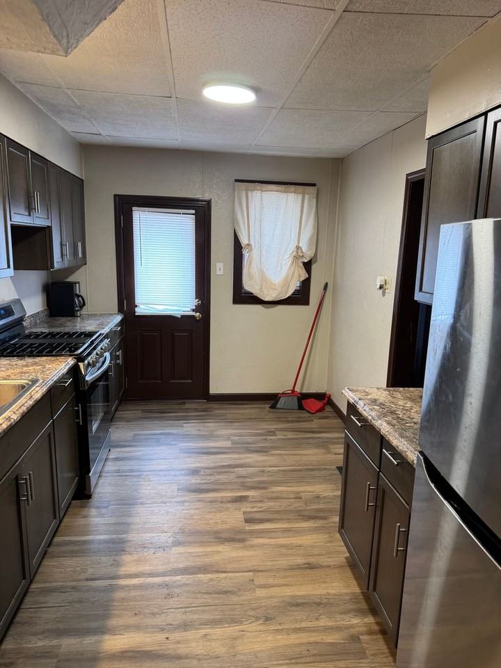 319 E 33rd St - Photo 5 of 9