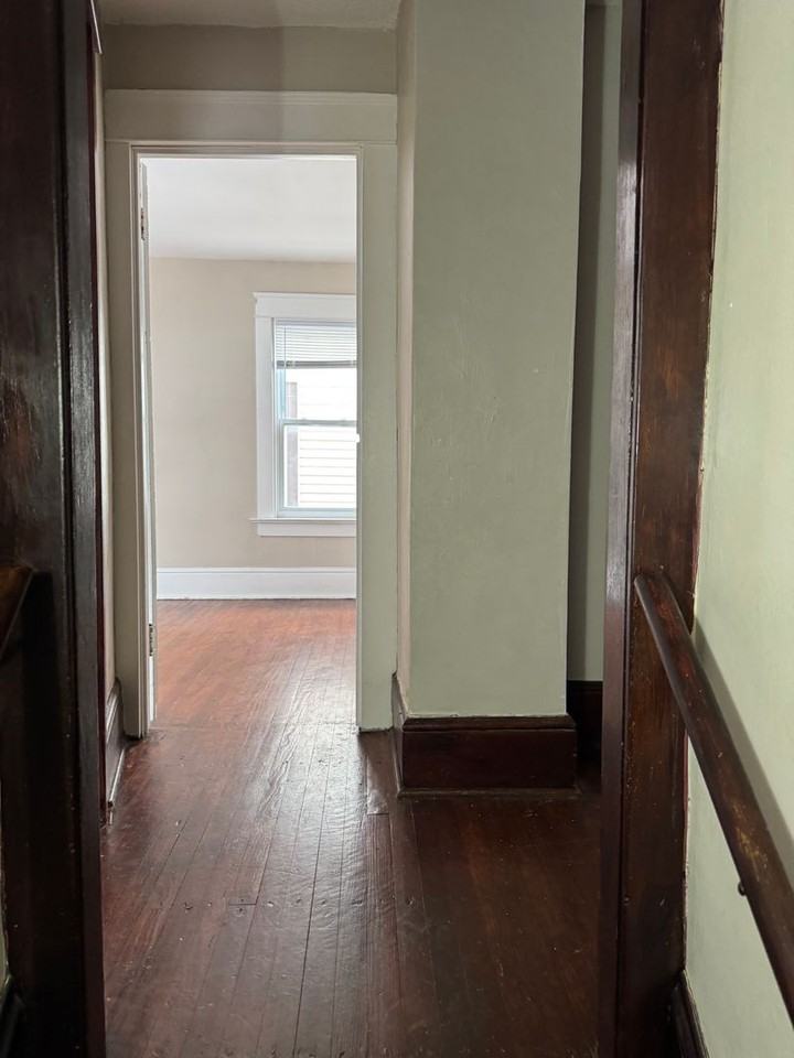 319 E 33rd St - Photo 6 of 9