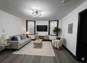 910 S 18th St - Photo 1 of 1