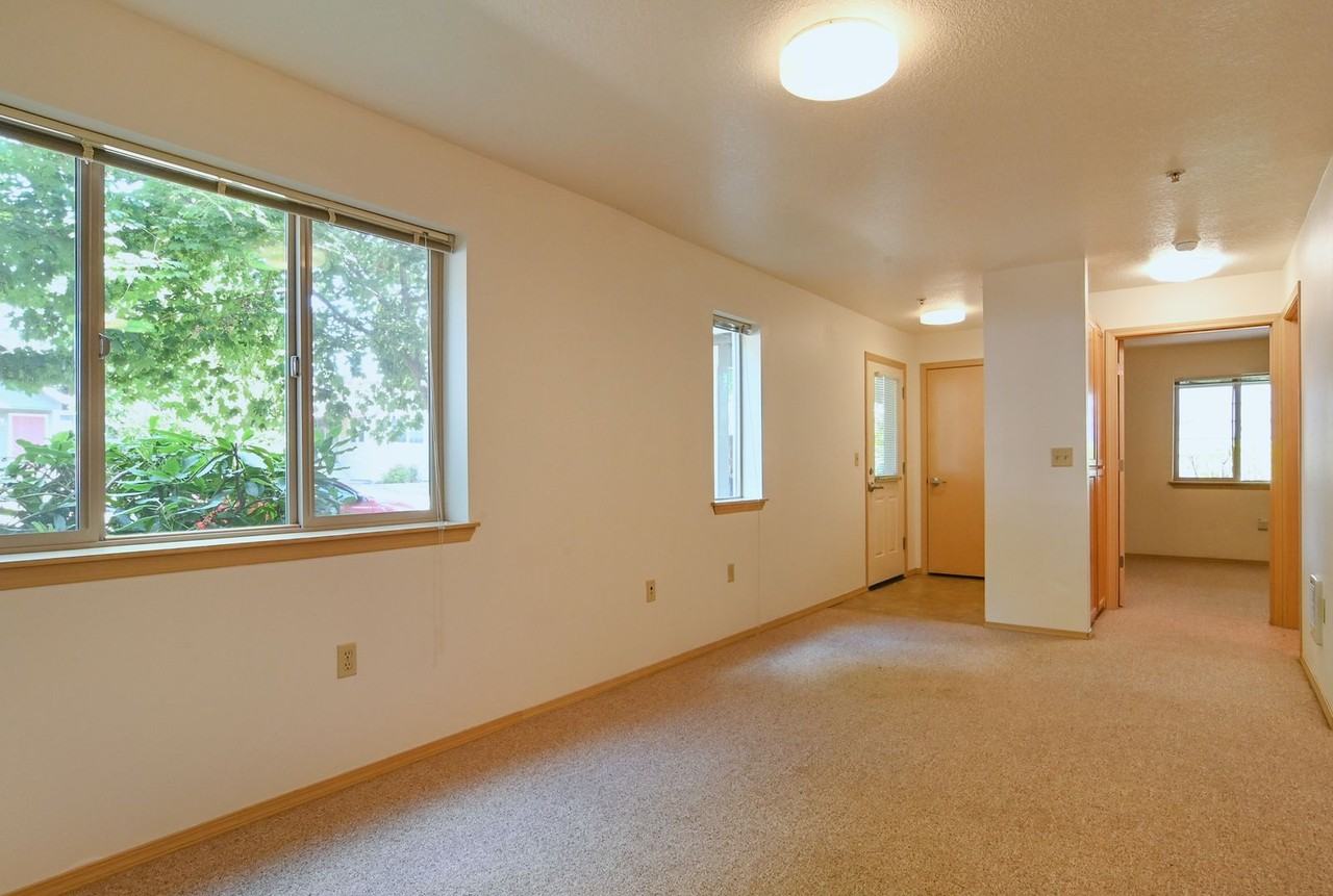 460 East 14th Ave - Photo 5 of 41