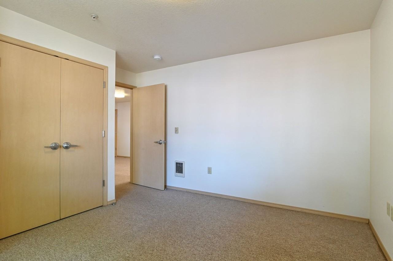 460 East 14th Ave - Photo 7 of 41