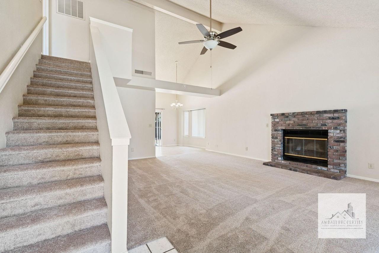 8840 N Barton Ave - Photo 2 of 12