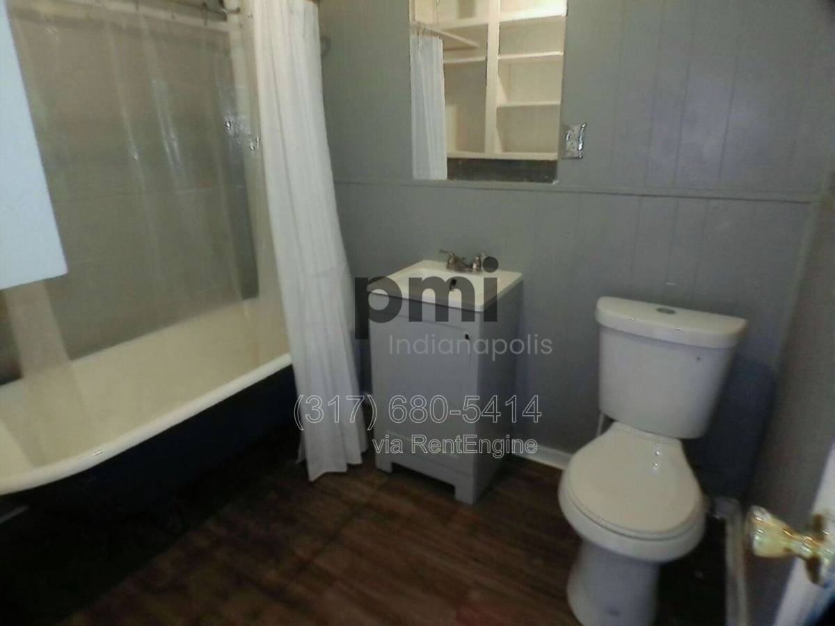 213 1 2 S Madison Ave - Photo 7 of 8