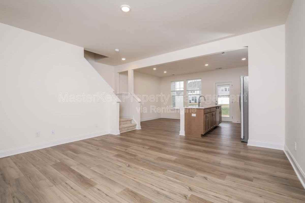 22 Anastasia St - Photo 3 of 10