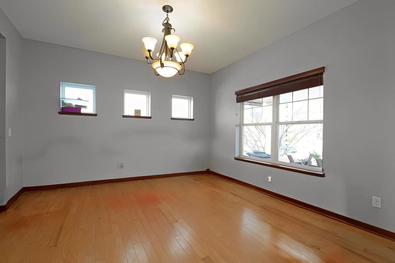 1225 Moers Dr - Photo 3 of 34