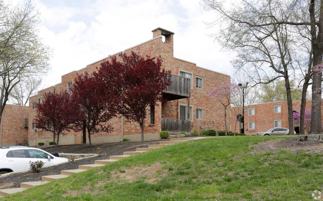 The Linden - Photo 3 of 50