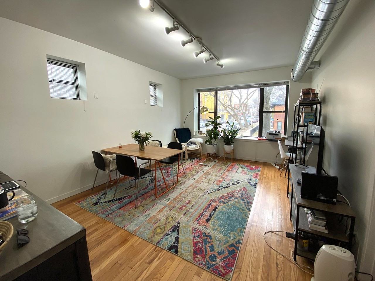 1123 N Campbell Ave - Photo 2 of 14