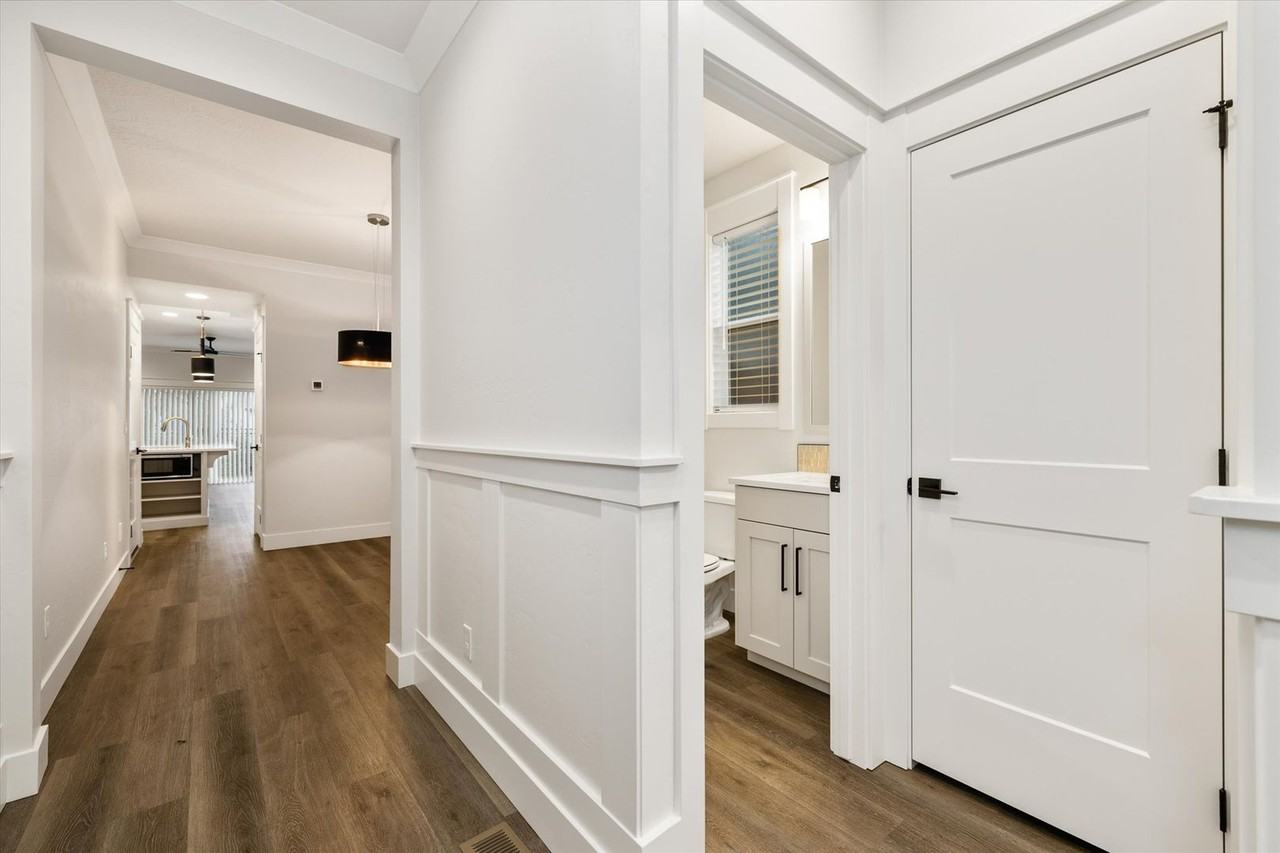 3903 W Spring House Ln - Photo 3 of 31