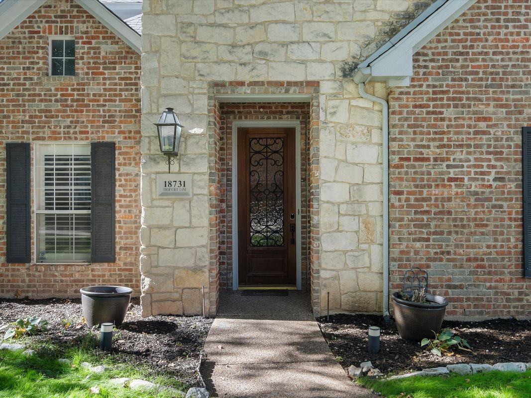 18731 Thorntree Ln - Photo 2 of 50