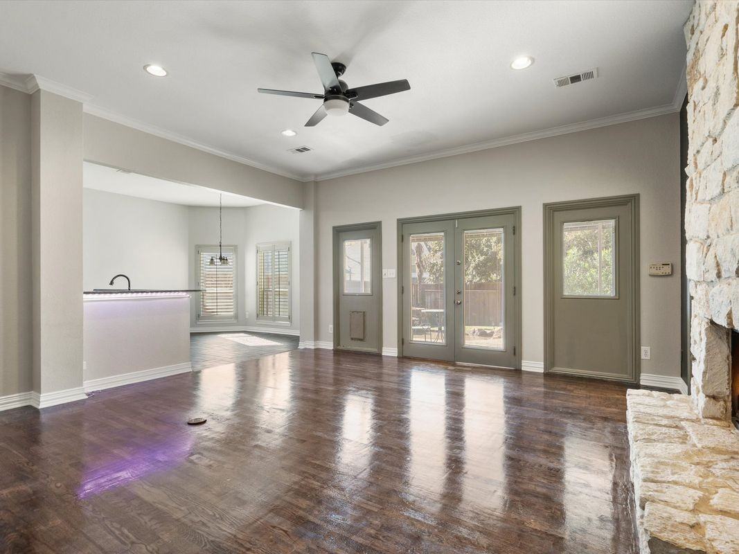 18731 Thorntree Ln - Photo 5 of 50