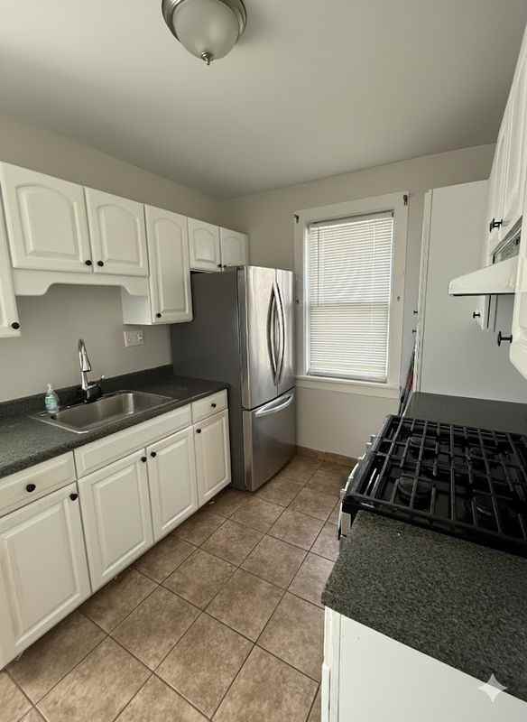 314 S Cedar Ave - Photo 2 of 8