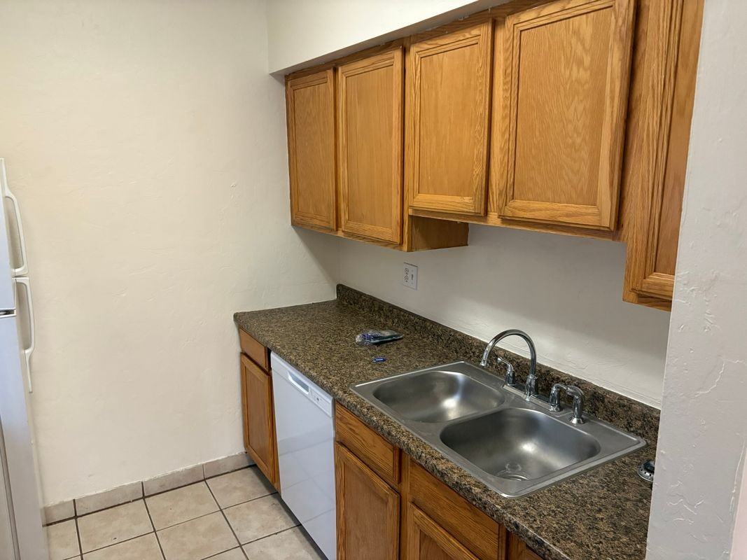 2329 N Dodge Blvd - Photo 4 of 10