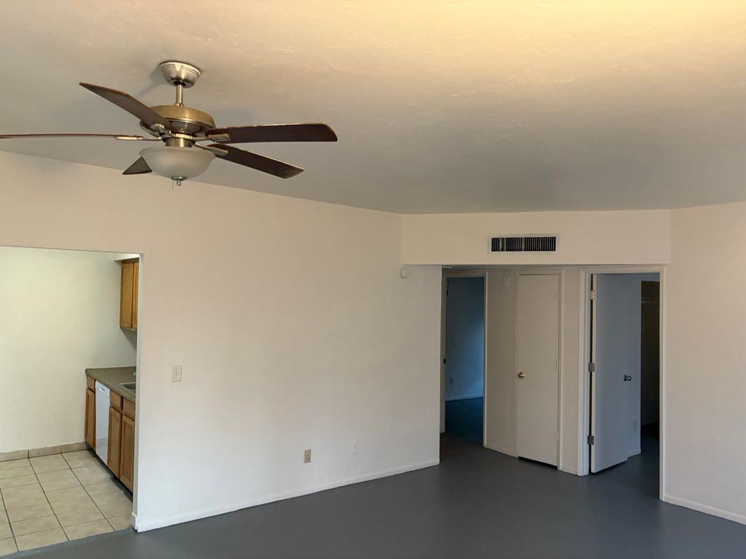 2329 N Dodge Blvd - Photo 5 of 10