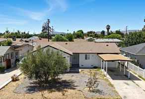 featured image of 427 S Harvard St