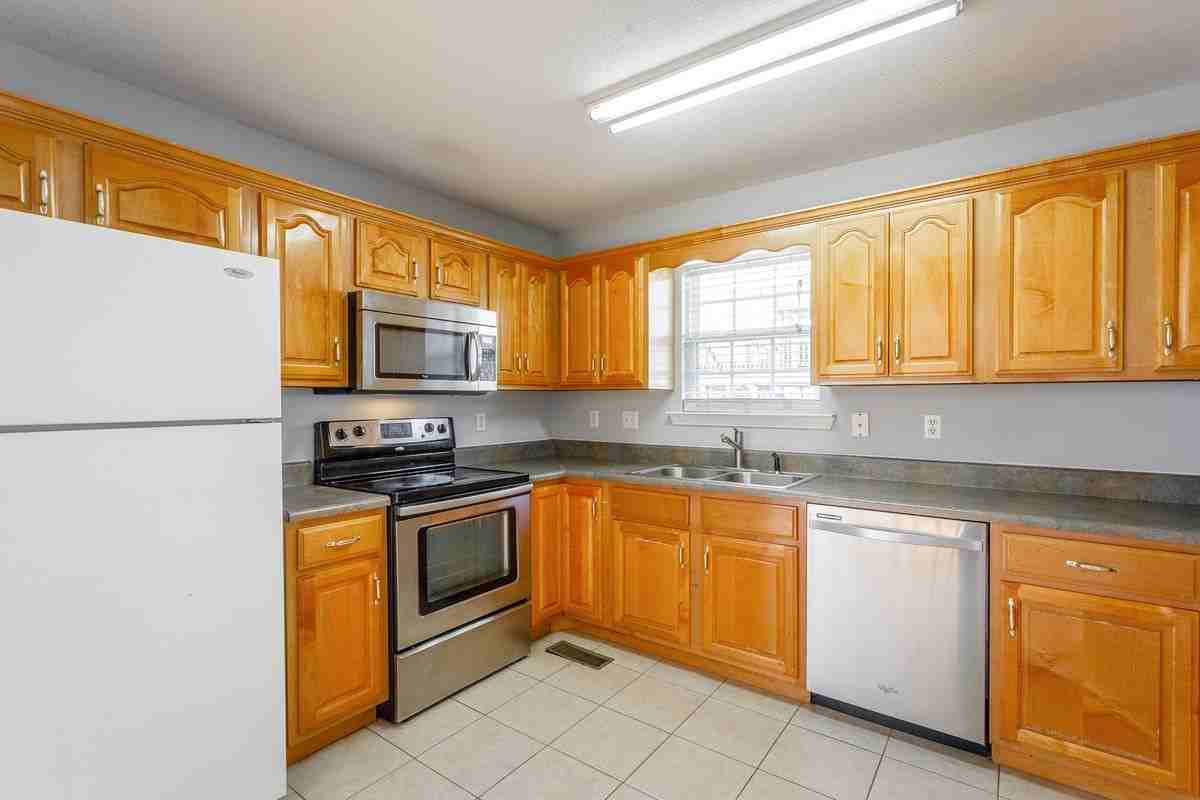 946 Fuller Glen Cir - Photo 3 of 3