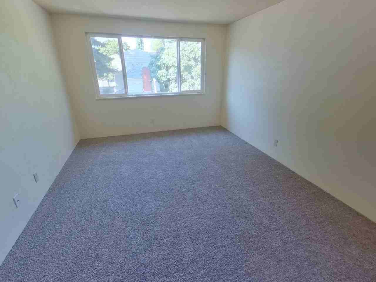 Mill Manor Apartments - Photo 6 of 8