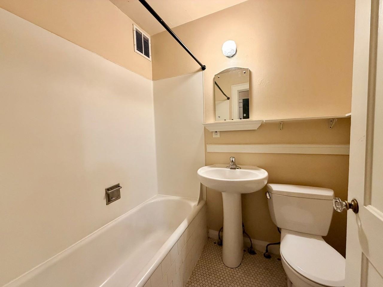 Olympic Arms / Grayson - Photo 6 of 38