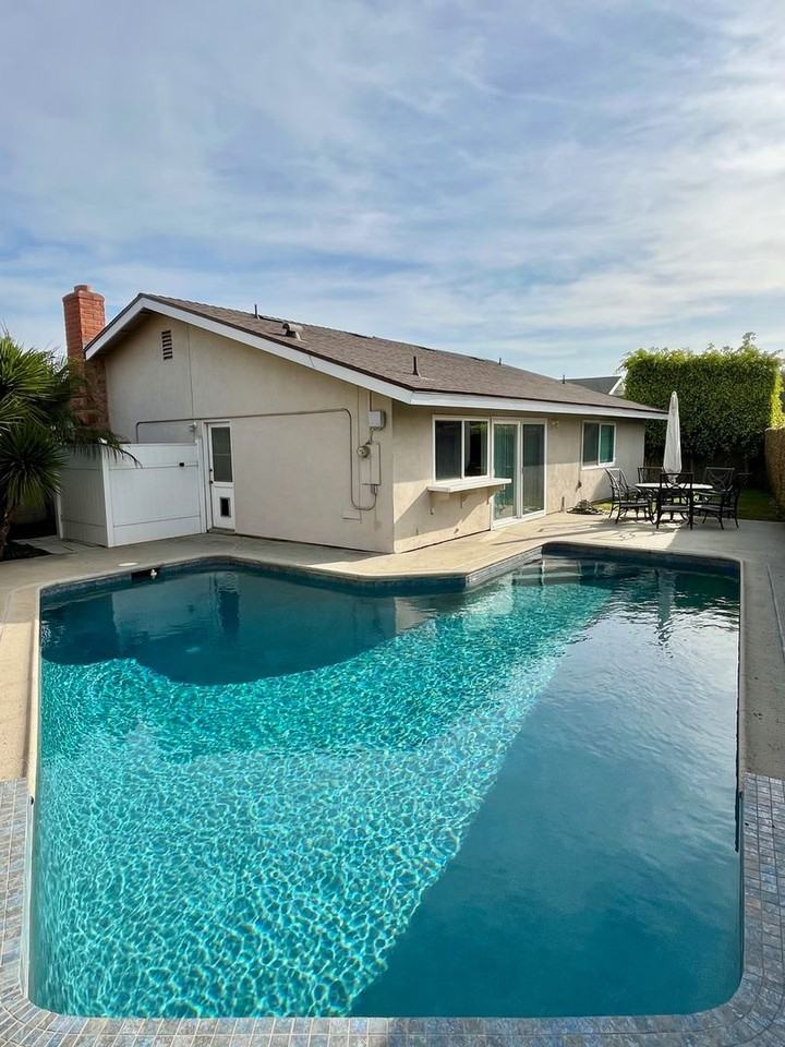 3541 Heather Cir - Photo 2 of 32