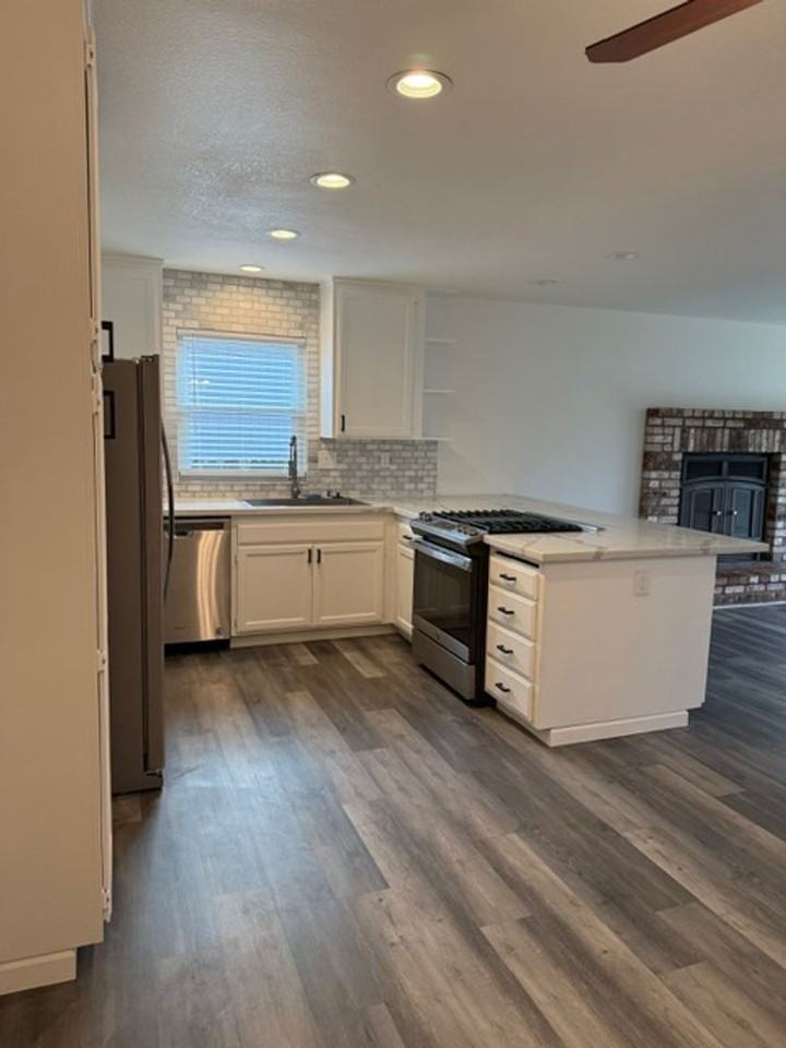 1065 Badger Ct - Photo 4 of 21