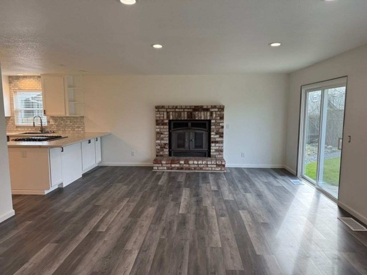 1065 Badger Ct - Photo 6 of 21