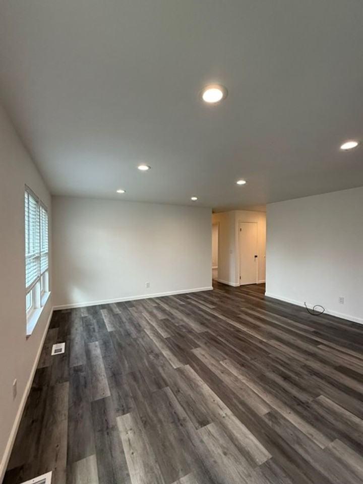 1065 Badger Ct - Photo 7 of 21