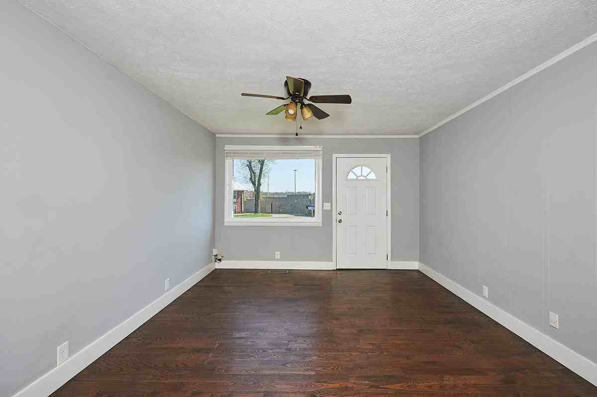 3822 Pacifica Dr - Photo 4 of 12