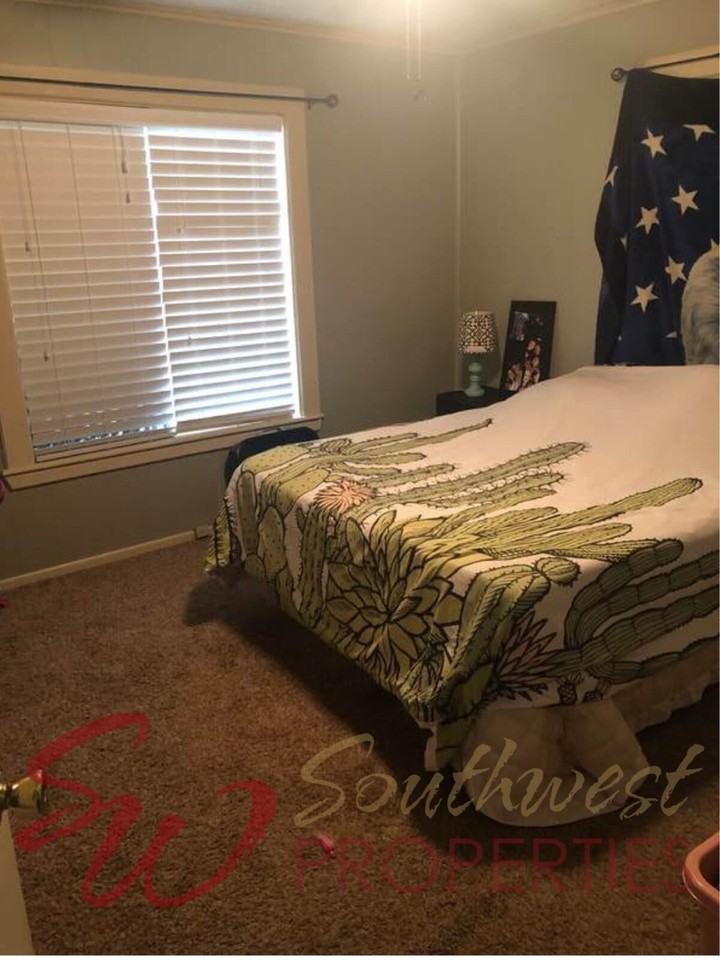 726 N Barton St - Photo 5 of 7