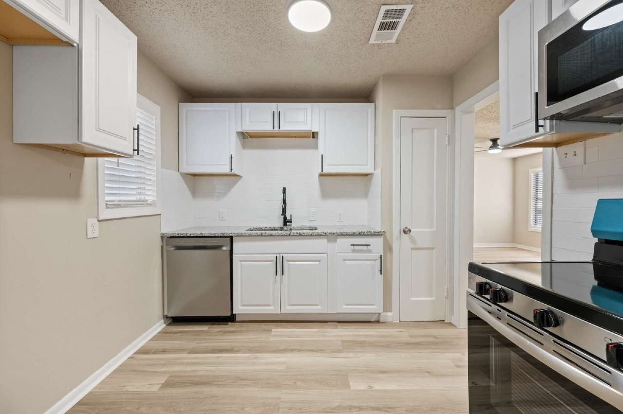 4401 Odessa Ave - Photo 5 of 18