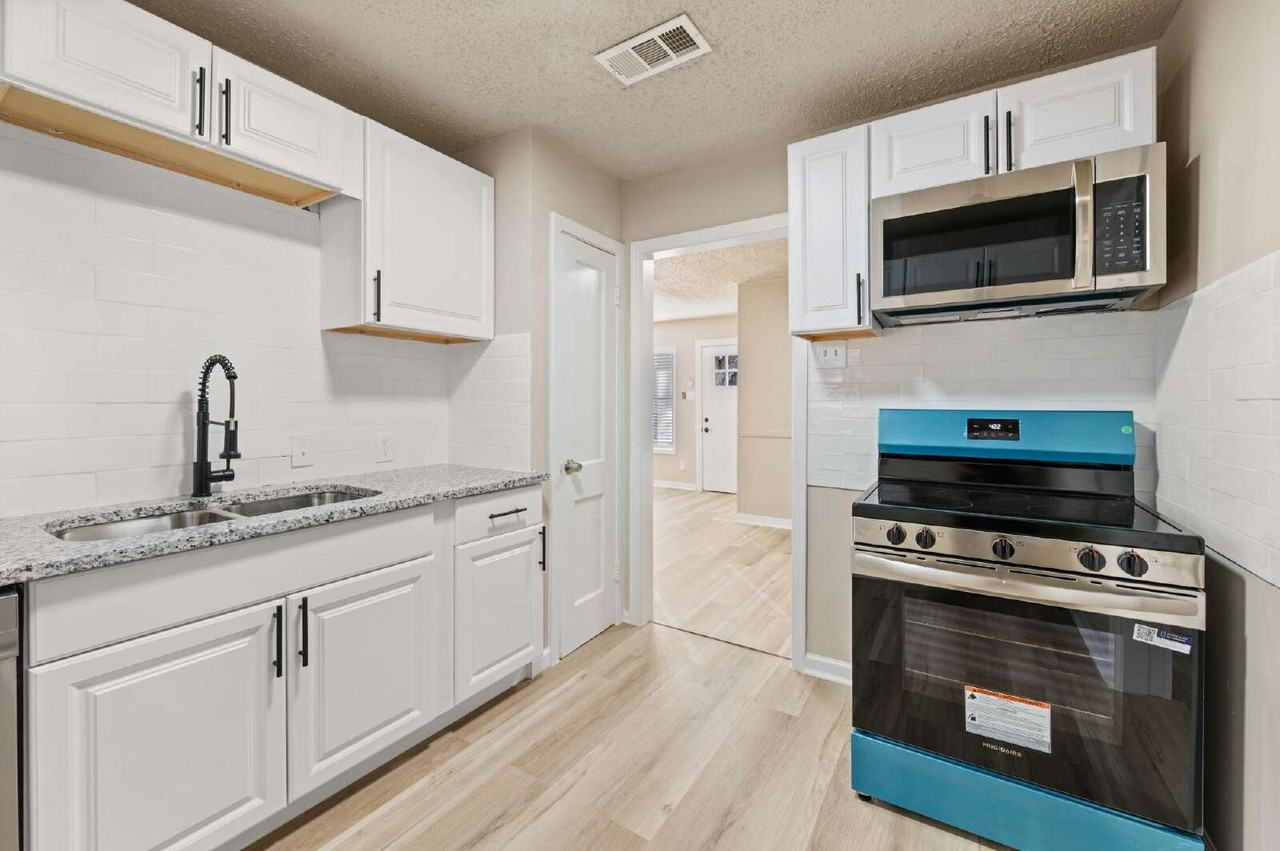 4401 Odessa Ave - Photo 6 of 18