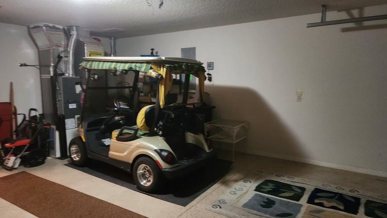 916 Eastmont Ct - Photo 2 of 37