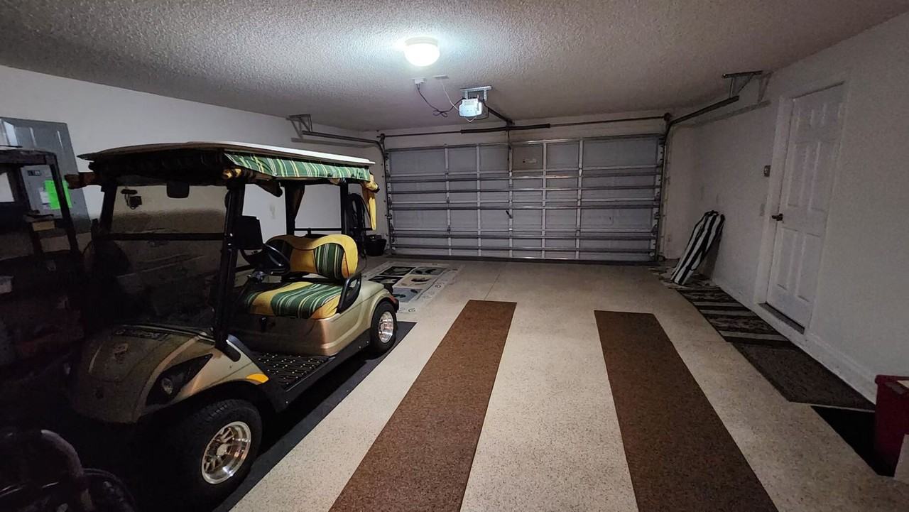 916 Eastmont Ct - Photo 3 of 37