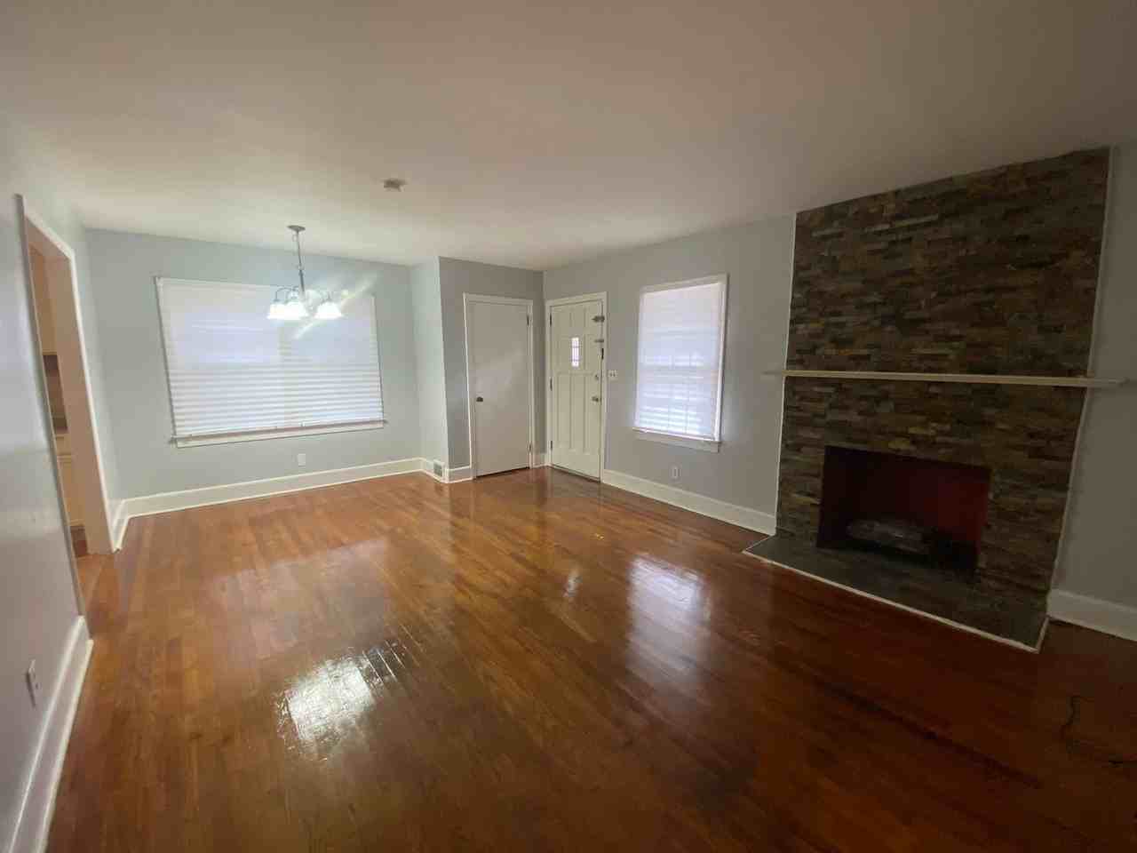 313 Myles Ave - Photo 4 of 26