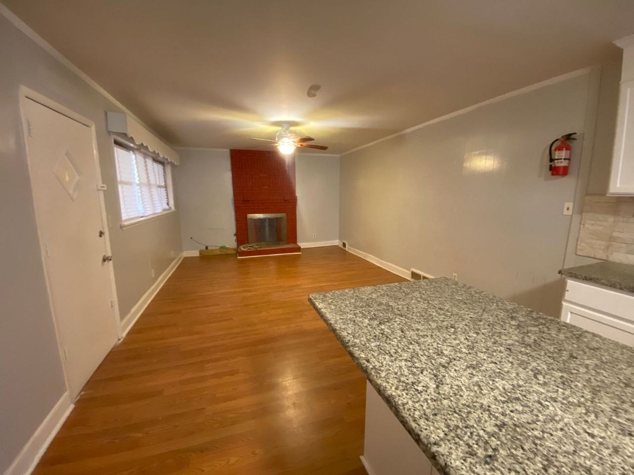 313 Myles Ave - Photo 6 of 26