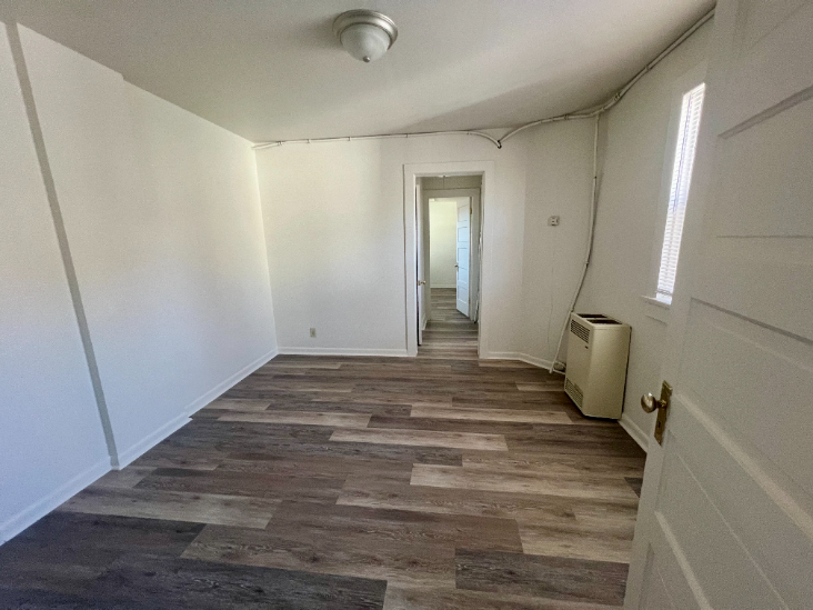 1011 E 22nd St Apt 1 - Photo 7 of 10