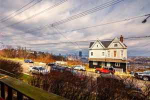 featured image of 1028 E Warrington Ave