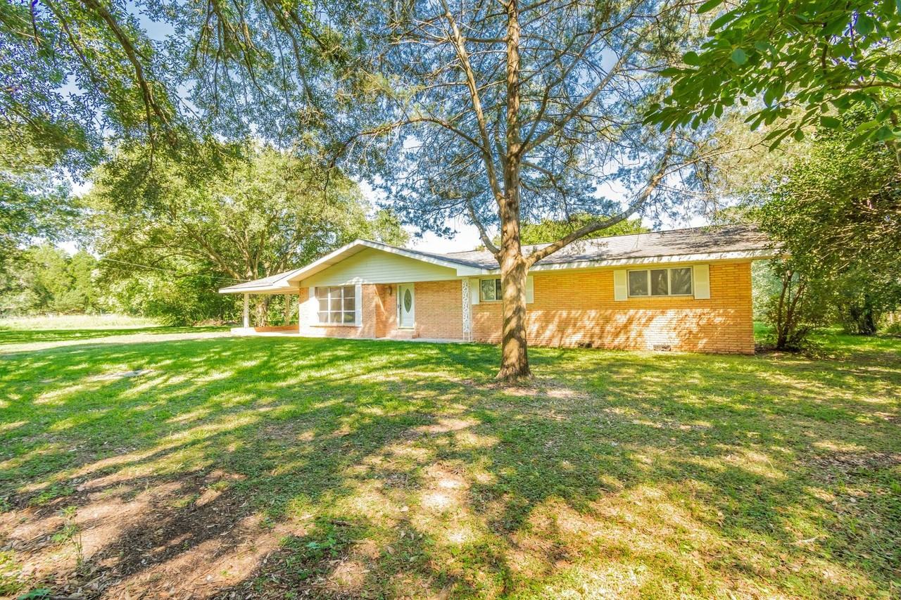 1106 La Neuville Rd - Photo 3 of 14