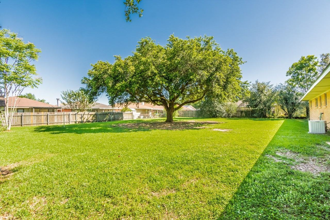 1106 La Neuville Rd - Photo 4 of 14